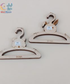 آویز لباس چوب روس